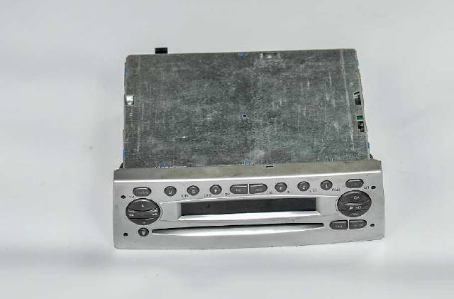 DAİMLER ÇIKMA YEDEK PARÇA RADYO CD ÇALAR_C8C